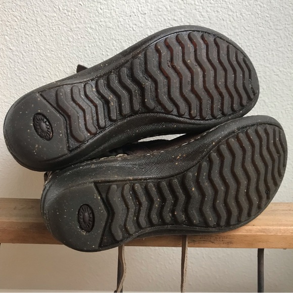 UGG Australian Cove, Brown Suede, size 5 - Picture 12 of 13